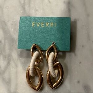 NWT Everri gold earrings